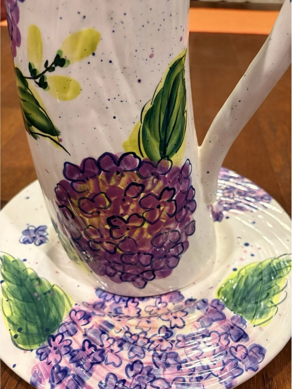 Bella Casa by Ganz Hydrangeas Handpainted Stretch Vase And Matching Plate